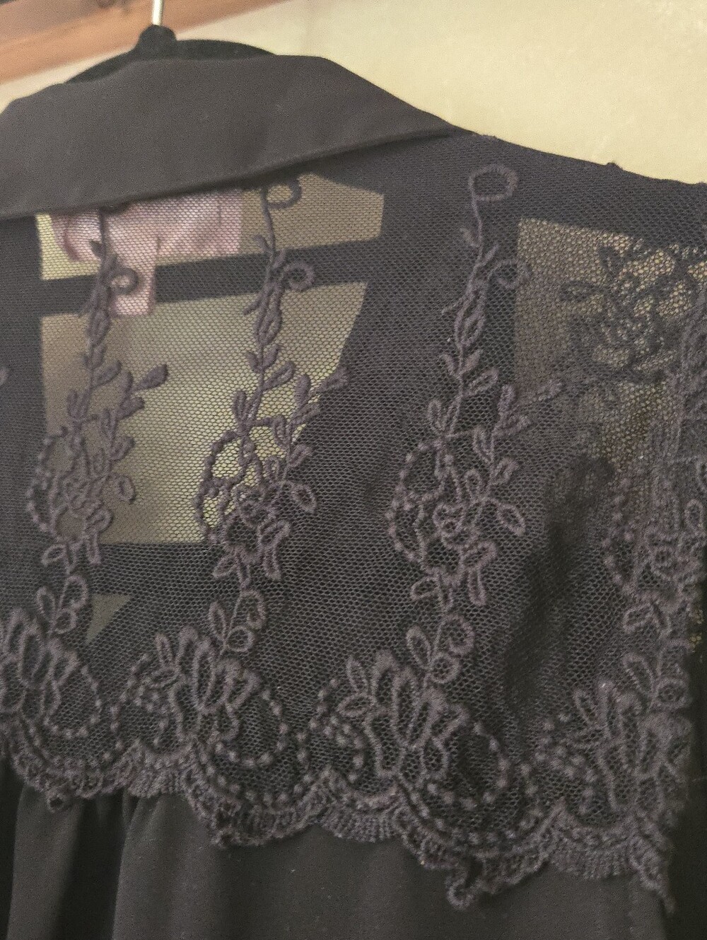Philosophy | Black Sleeveless Lace Shoulder Button-Front Blouse, Size S - Picture 4 of 7